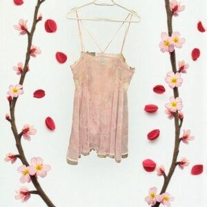 Free people intimate Pink Lace Chemise size M never worn